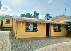 2 Bedroom House for Sale in Umlazi F, Umlazi