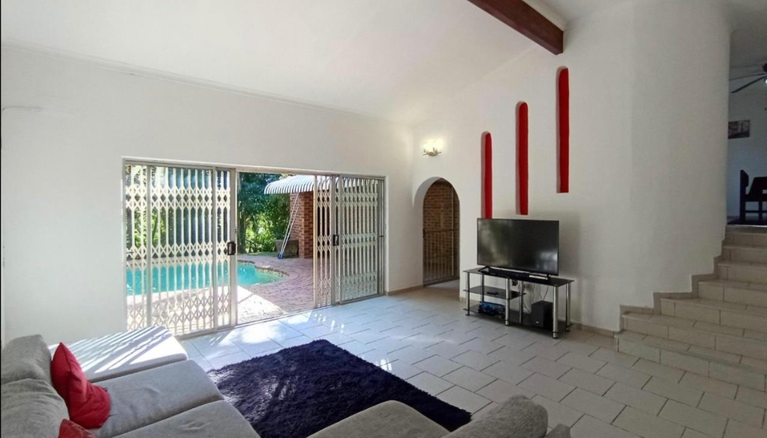 3 Bedroom House for Sale in Amanzimtoti - Image 4