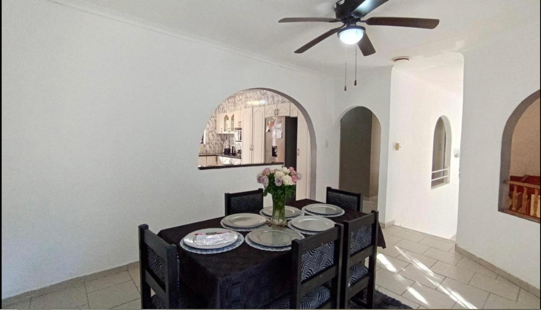 3 Bedroom House for Sale in Amanzimtoti - Image 6