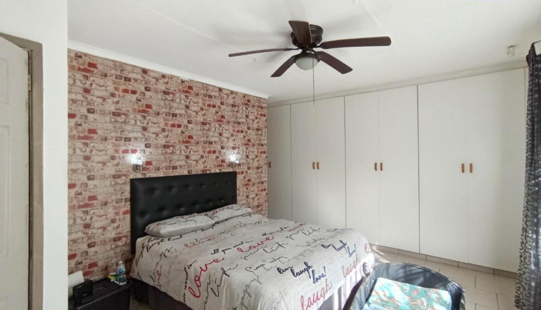 3 Bedroom House for Sale in Amanzimtoti - Image 8