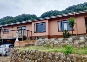 4 Bedroom House for Sale in Amanzimtoti