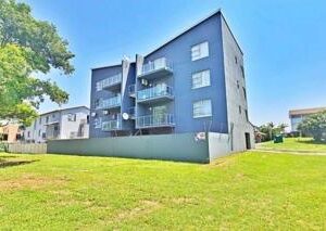 2 Bedroom Apartment / Flat for Sale in Athlone Park