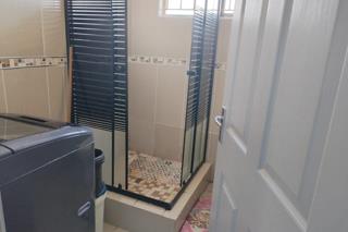 3 Bedroom House for Sale in Lovu - Image 11