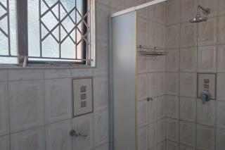3 Bedroom House for Sale in Lovu - Image 13