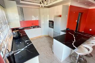 2 Bedroom House for Sale in Lovu - Image 2