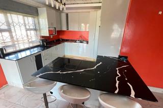 2 Bedroom House for Sale in Lovu - Image 7