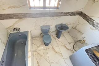 2 Bedroom House for Sale in Lovu - Image 11
