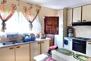 3 Bedroom Townhouse for Sale in Isipingo Rail - Image 3
