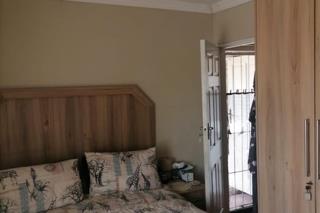 3 Bedroom Townhouse for Sale in Isipingo Rail - Image 9