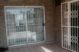 3 Bedroom Townhouse for Sale in Isipingo Rail - Image 17