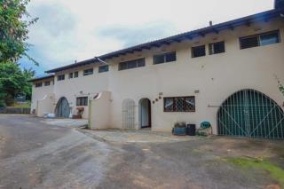 3 Bedroom Townhouse for Sale in Amanzimtoti - Image 2