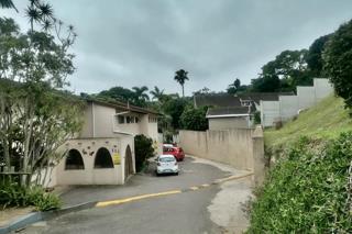 3 Bedroom Townhouse for Sale in Amanzimtoti - Image 4