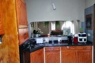 3 Bedroom Townhouse for Sale in Amanzimtoti - Image 6