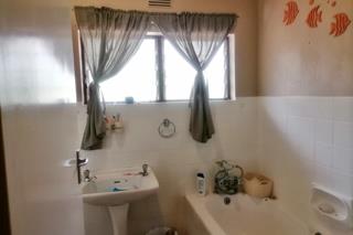 3 Bedroom Townhouse for Sale in Amanzimtoti - Image 12