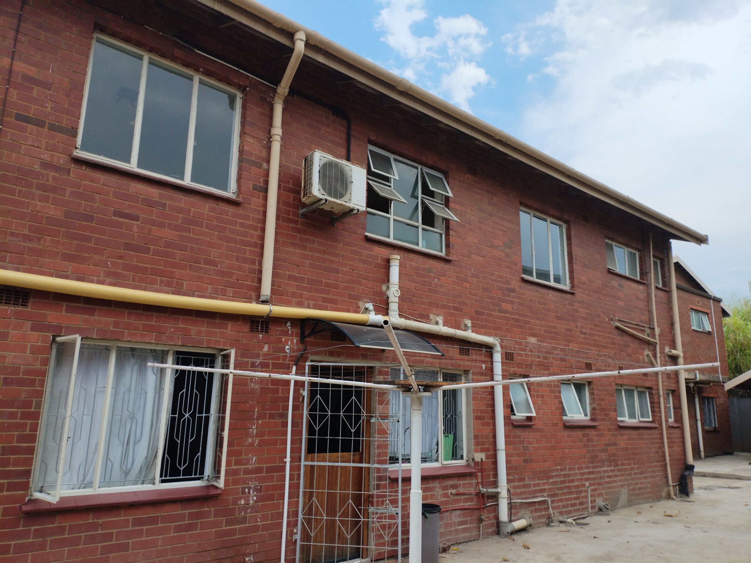 Spacious 2-Bedroom Apartment for Rent in Isipingo, Durban - Image 4