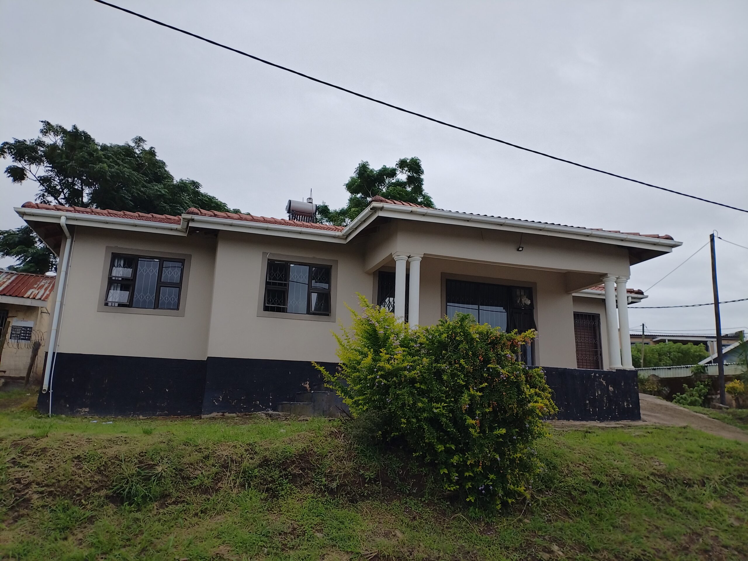 3 Bedroom House for Sale in Lovu B - Image 10