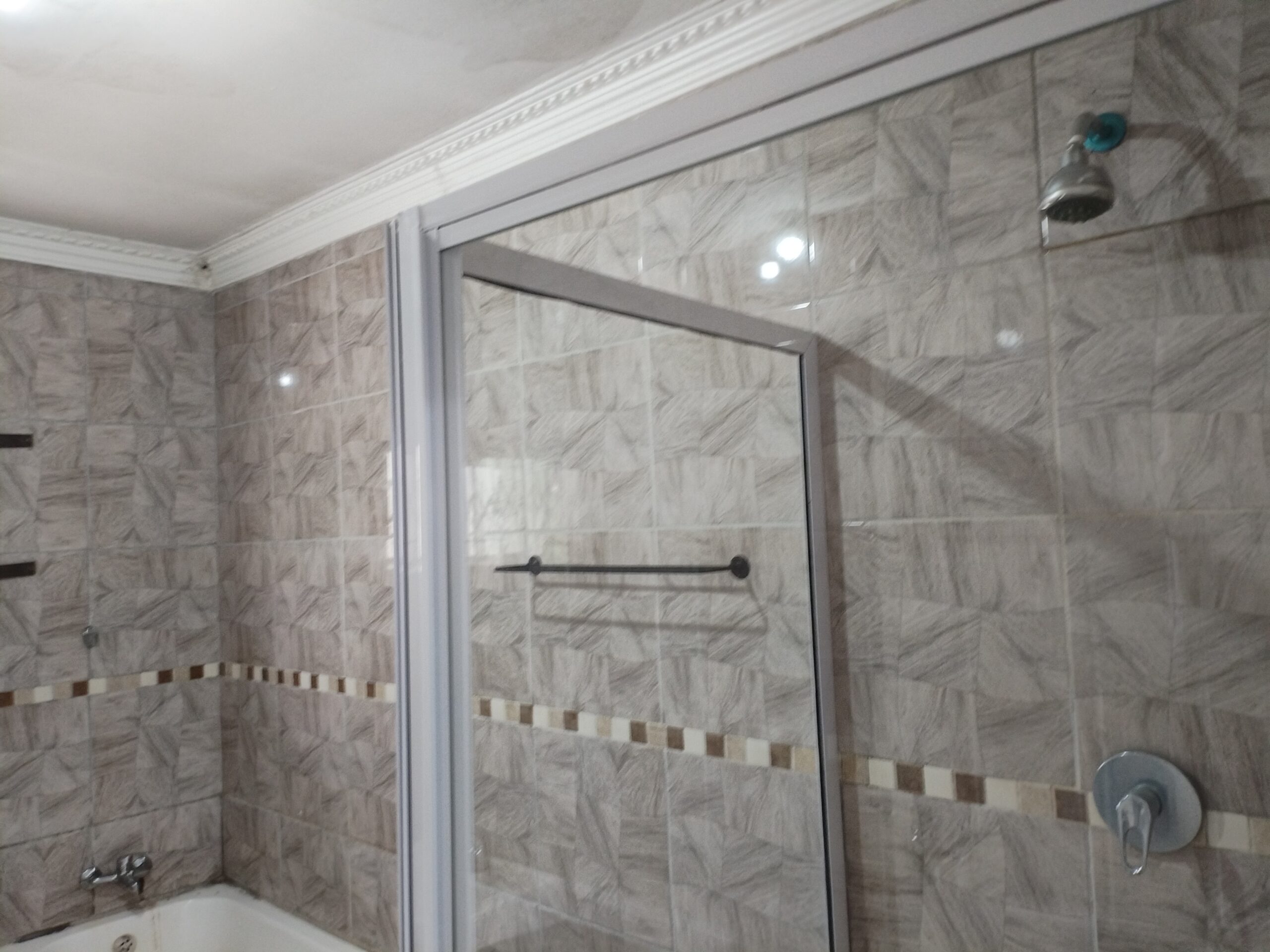 3 Bedroom House for Sale in Lovu B - Image 9