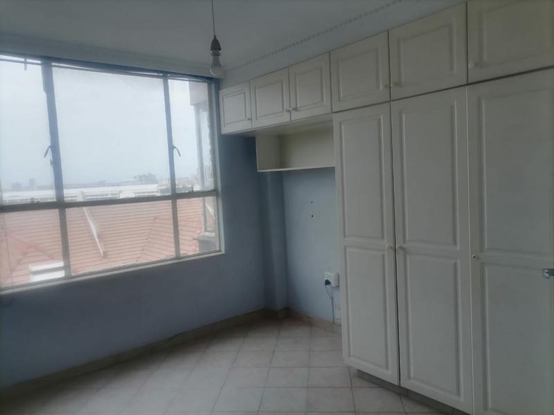 2 Bedroom Apartment/Flat for Sale in Essenwood - Image 7