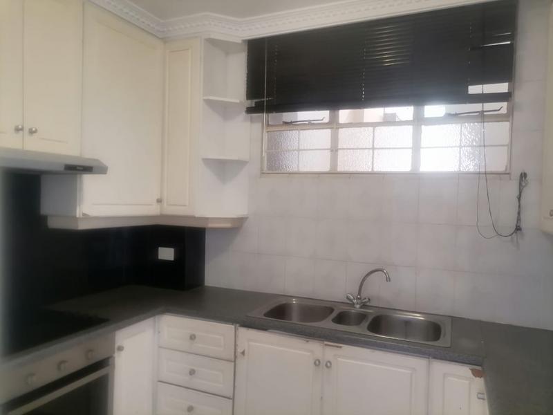 2 Bedroom Apartment/Flat for Sale in Essenwood - Image 2