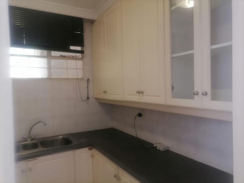 2 Bedroom Apartment/Flat for Sale in Essenwood - Image 3