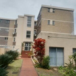 2 Bedroom Apartment/Flat for Sale in Essenwood