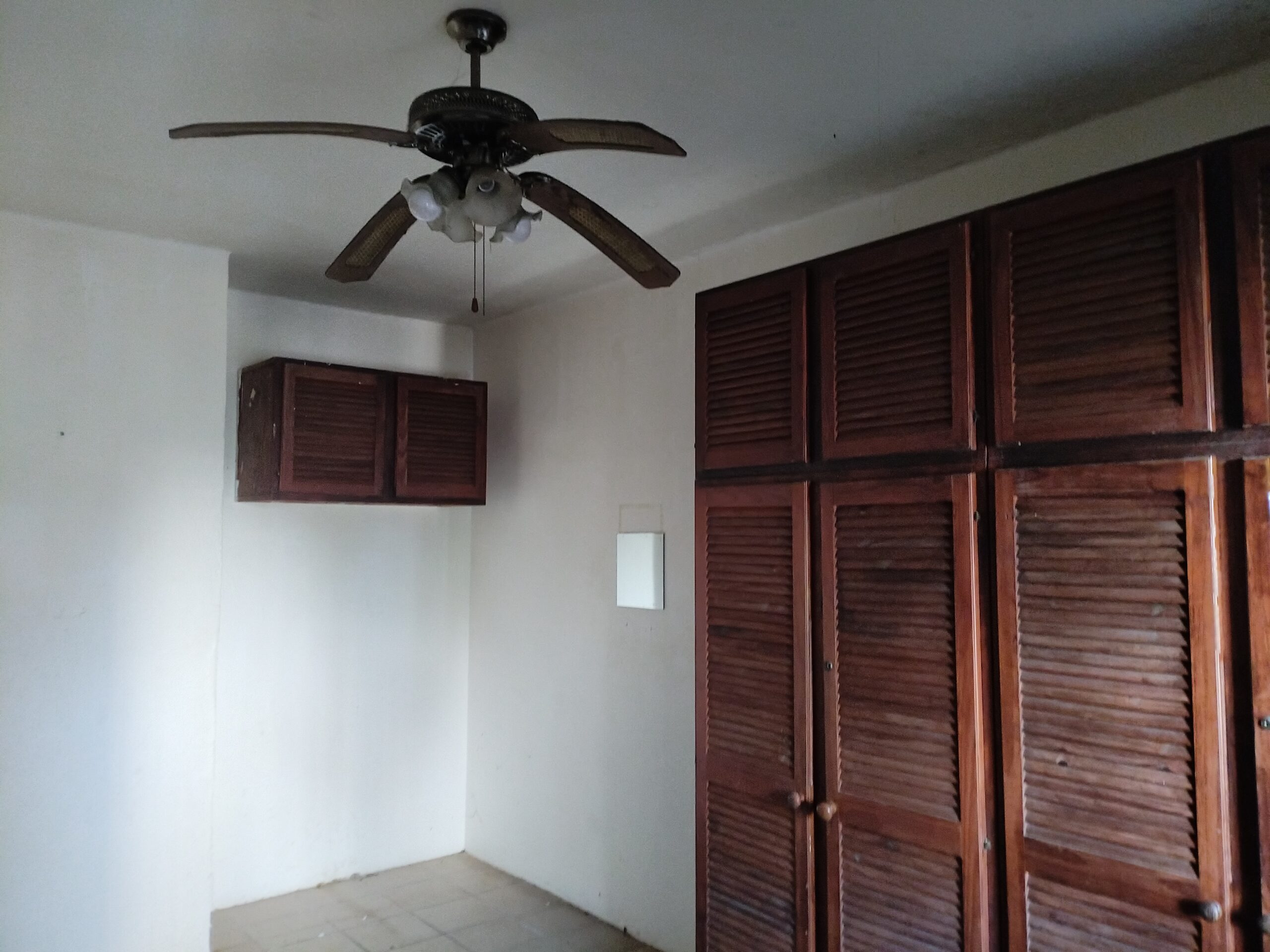 Spacious 1 Bedroom Apartment with Parking in Kingsburgh, Amanzimtoti - Image 10