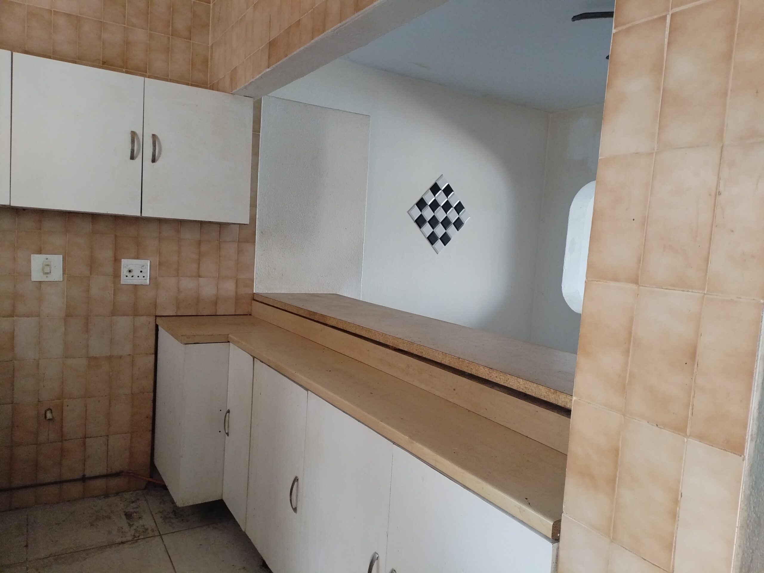 Spacious 1 Bedroom Apartment with Parking in Kingsburgh, Amanzimtoti - Image 4