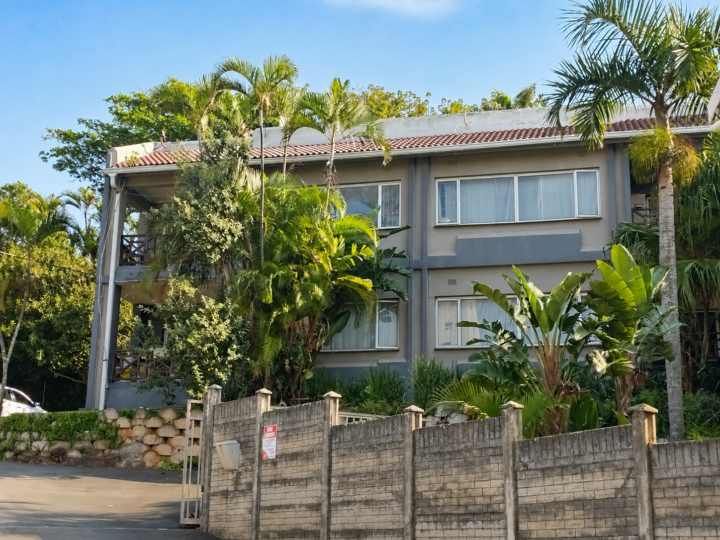Spacious 1 Bedroom Apartment with Parking in Kingsburgh, Amanzimtoti