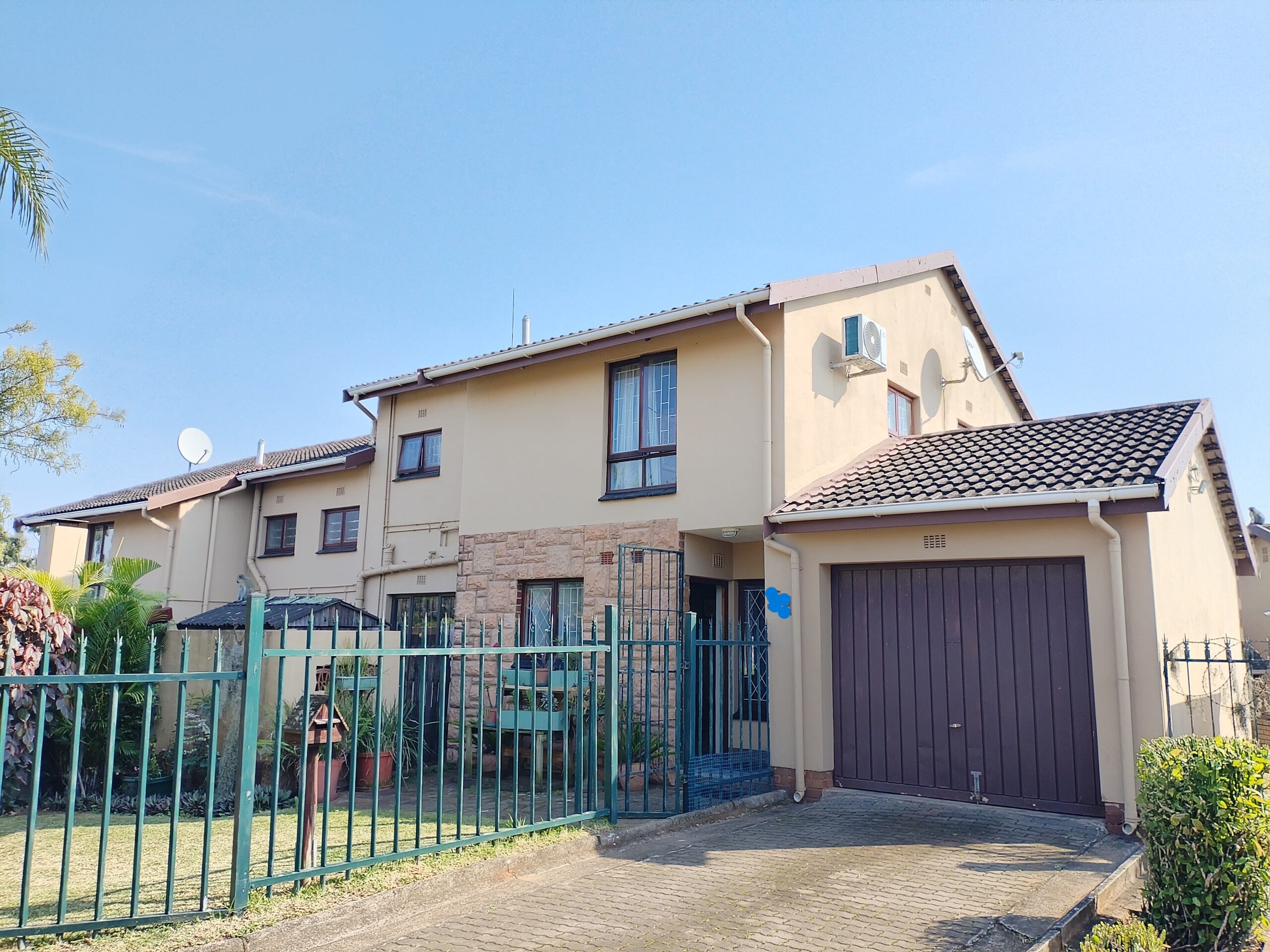 3 Bedroom Townhouse for Sale in Amanzimtoti - Image 4