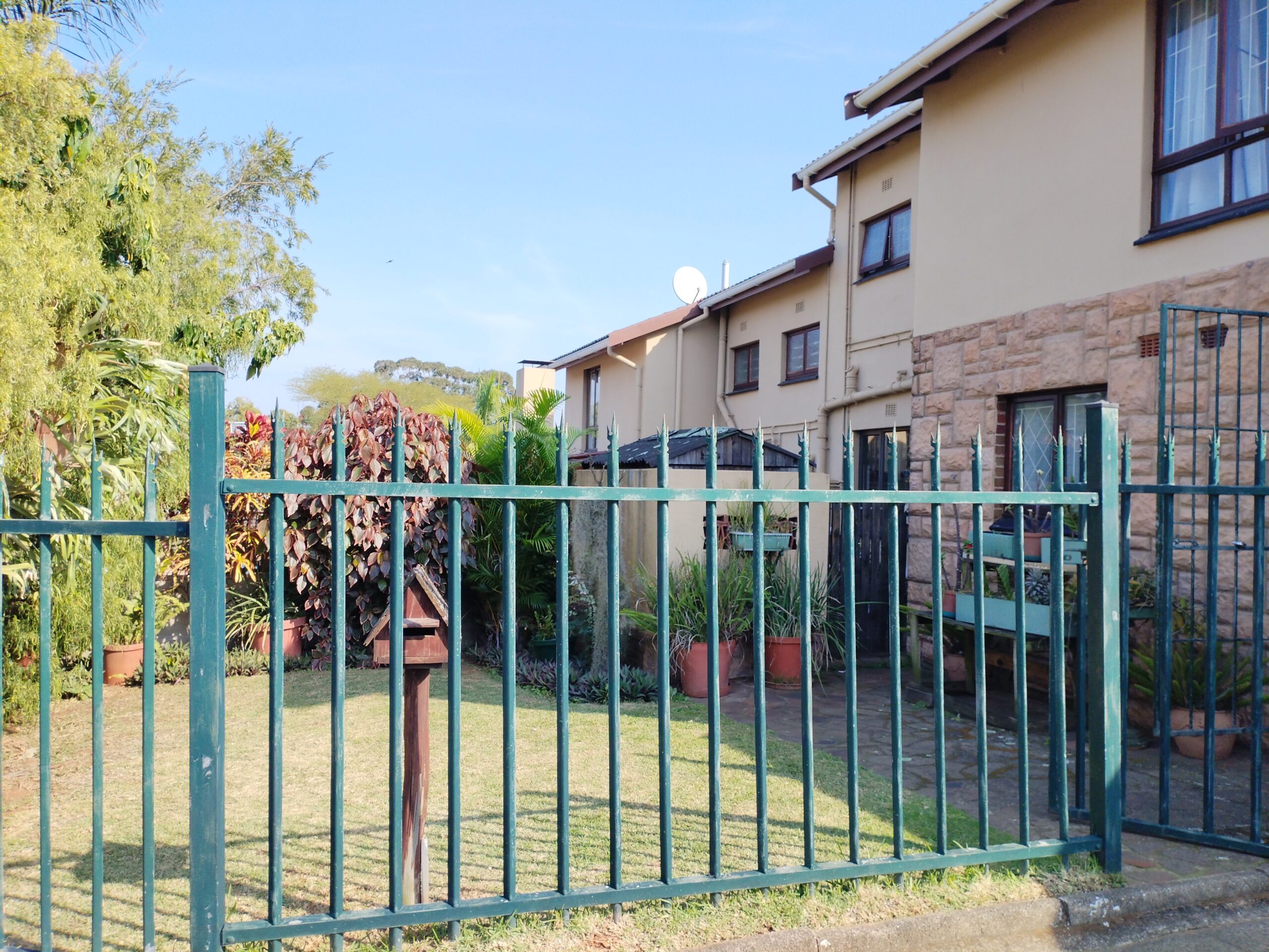 3 Bedroom Townhouse for Sale in Amanzimtoti - Image 3