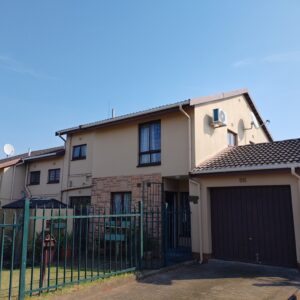 3 Bedroom Townhouse for Sale in Amanzimtoti