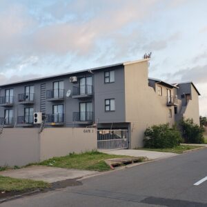 1 Bedroom Apartment with Undercover parking in Athlone Park, Amanzimtoti