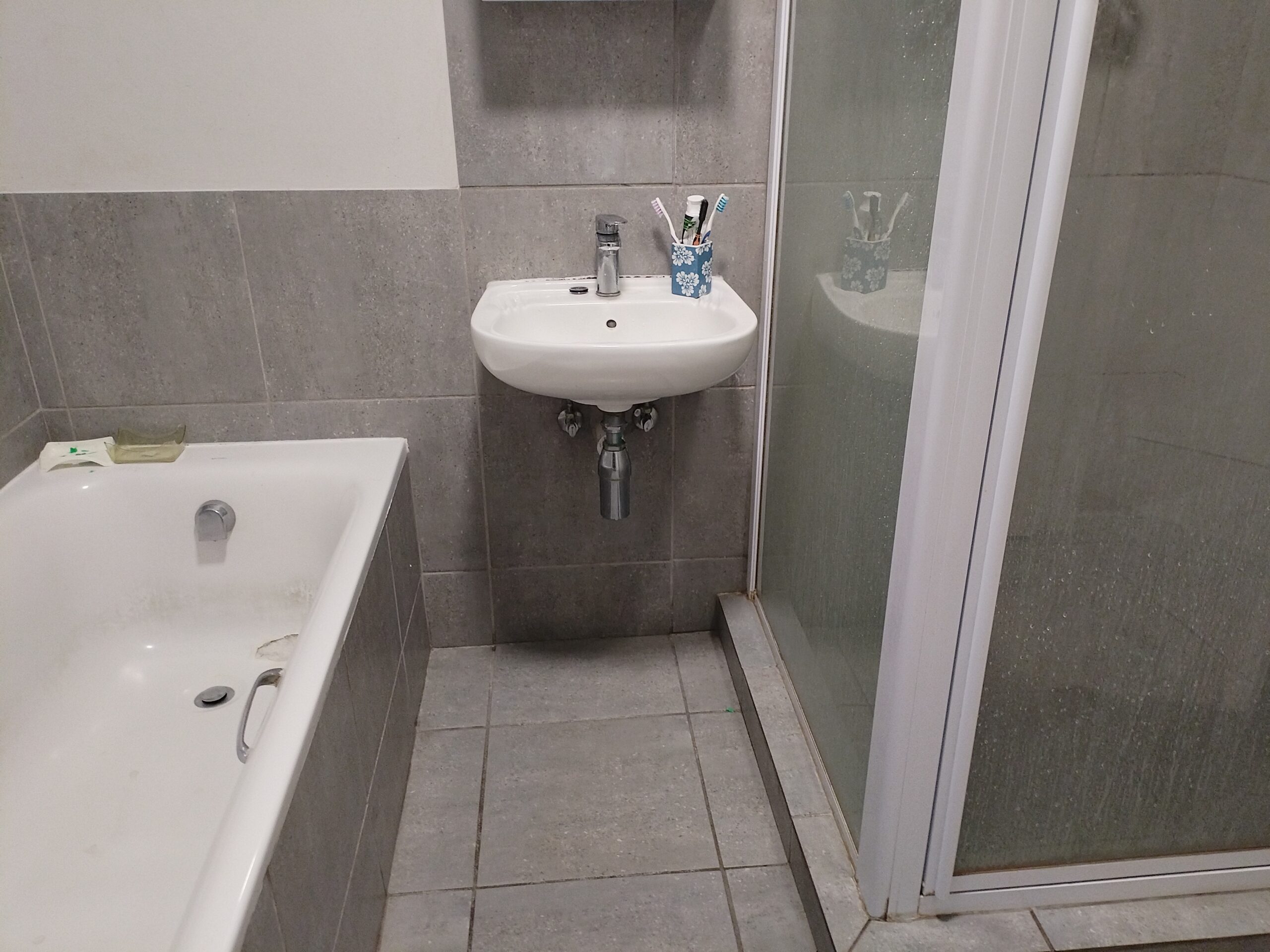 2 Bedroom Apartment in Umbogintwini, Amanzimtoti - Image 15