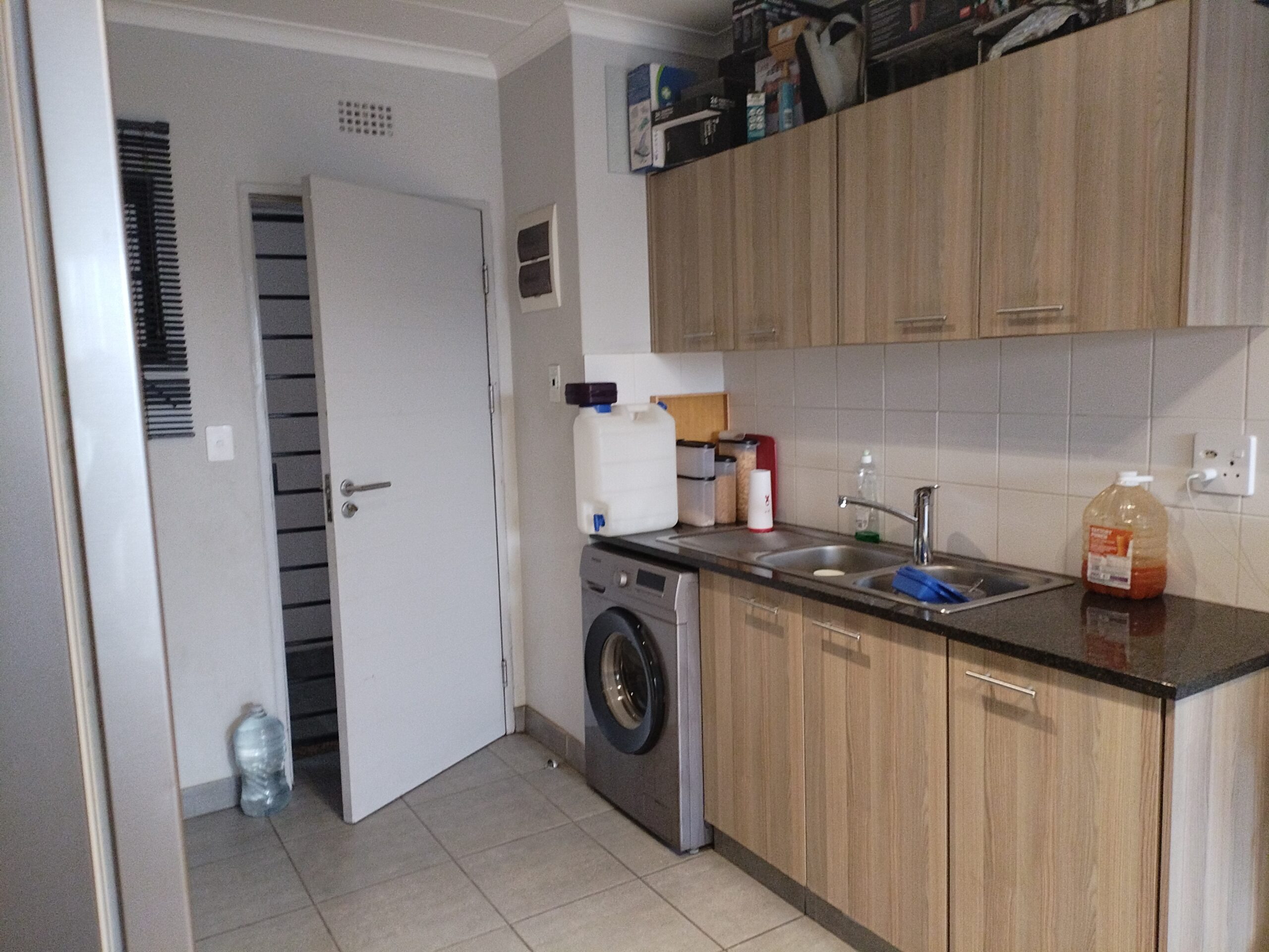 2 Bedroom Apartment in Umbogintwini, Amanzimtoti - Image 5