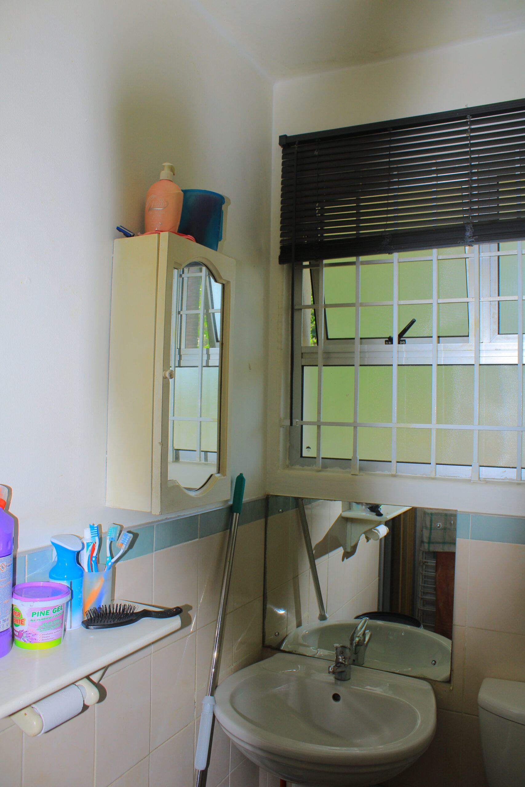 1.5 Bedroom Apartment in Morningside with Garage, Durban - Image 18