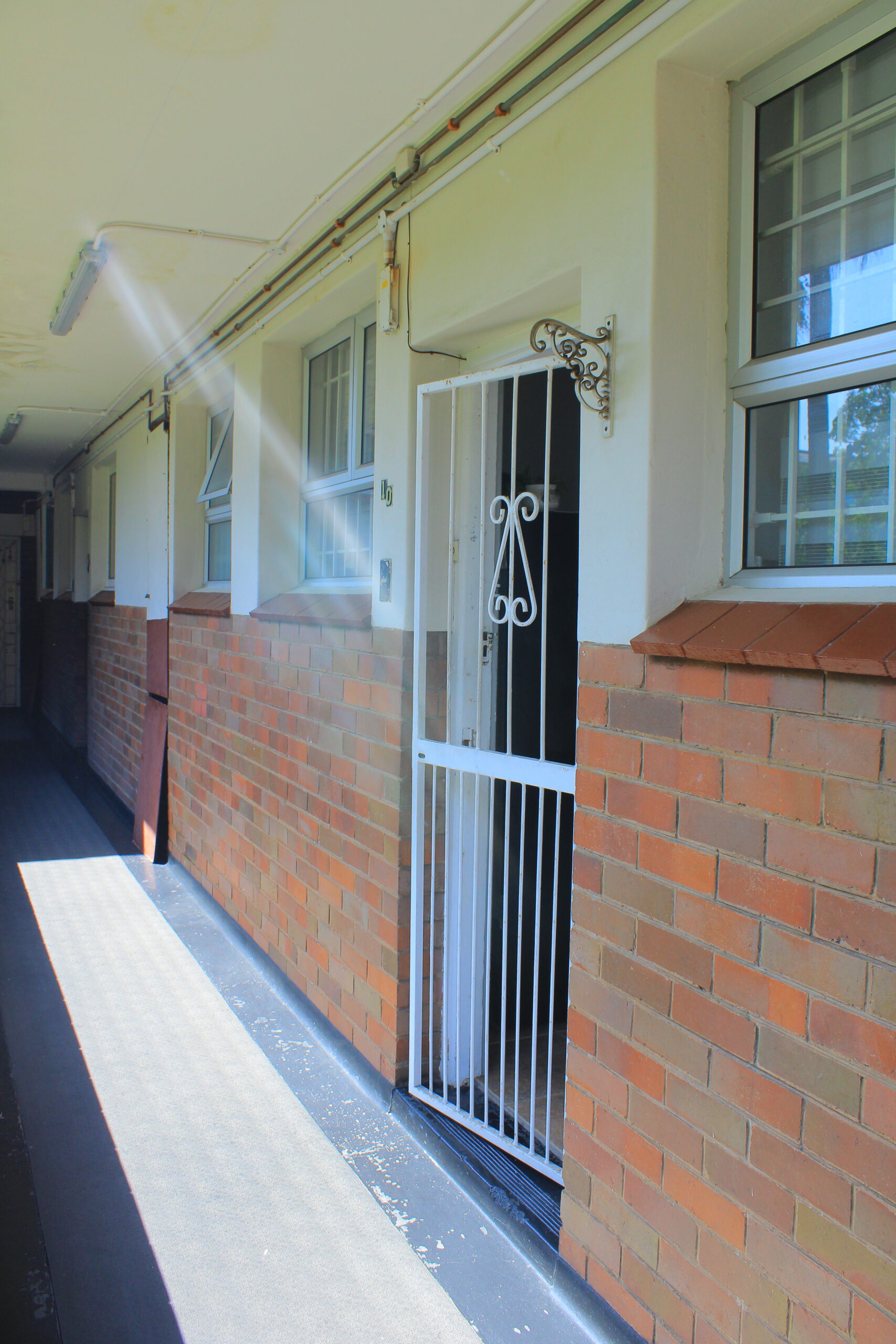 1.5 Bedroom Apartment in Morningside with Garage, Durban - Image 4