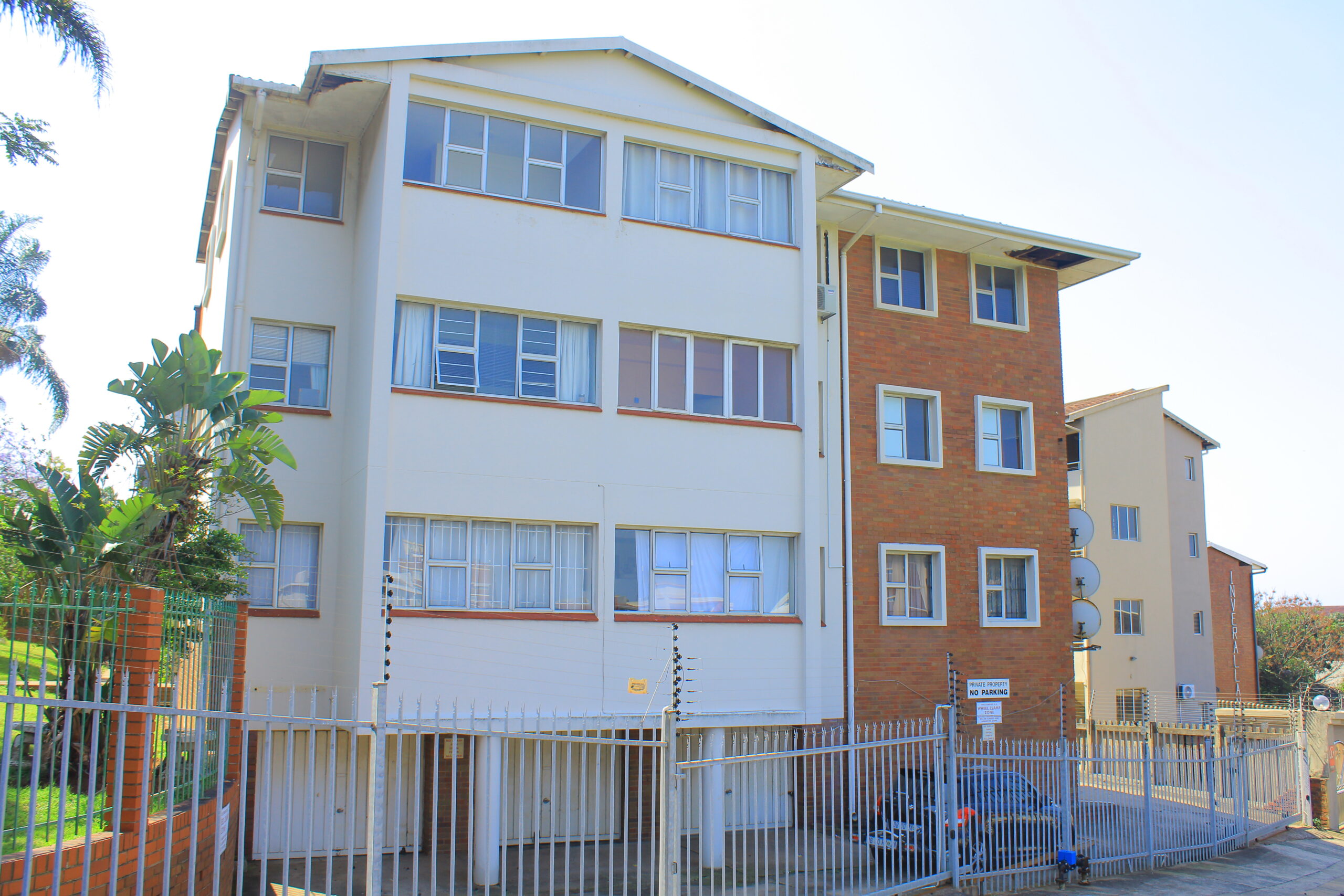1.5 Bedroom Apartment in Morningside with Garage, Durban