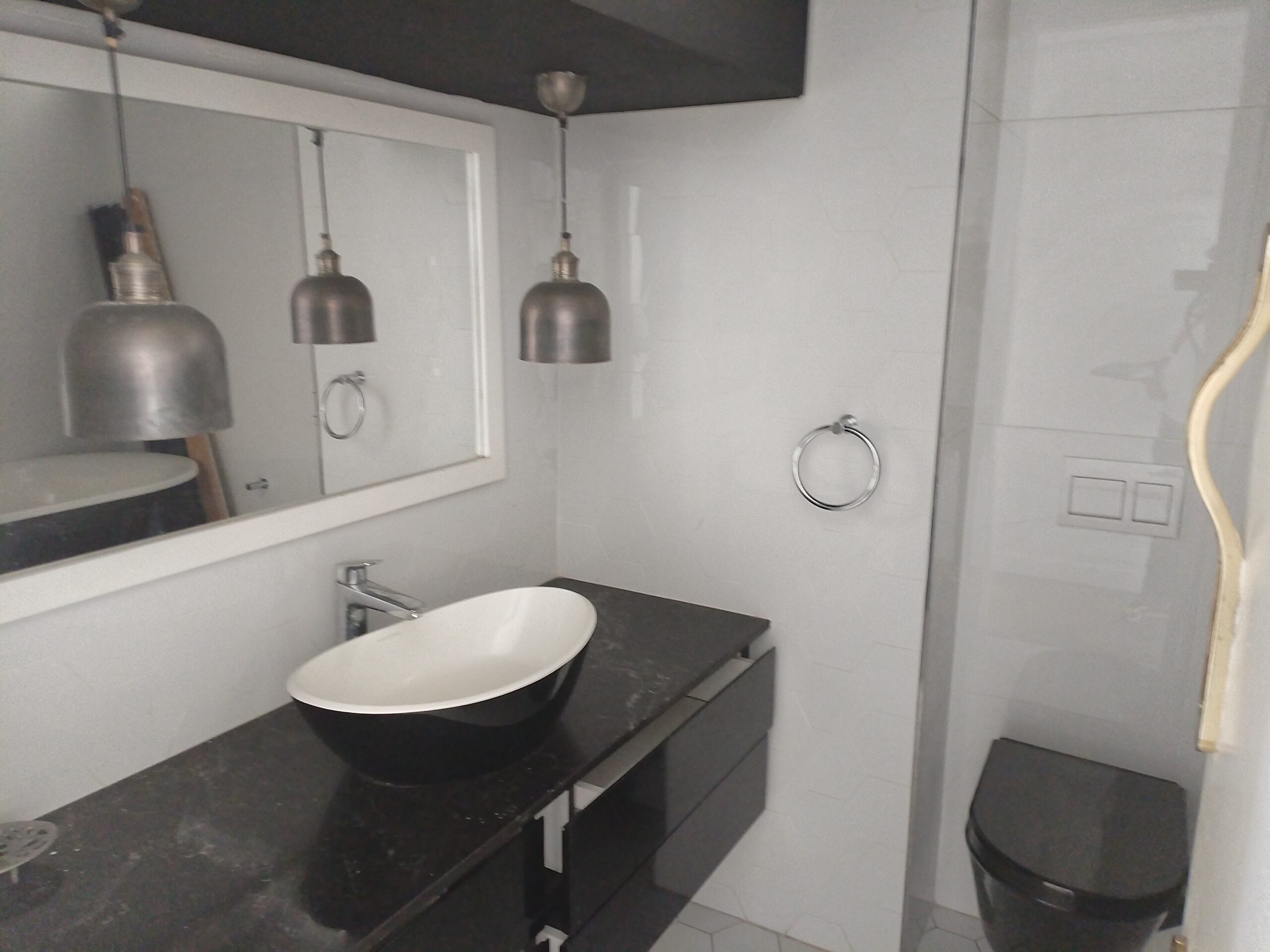 Modern 2 Bedroom Apartment/Flat in Glenwood - Image 11