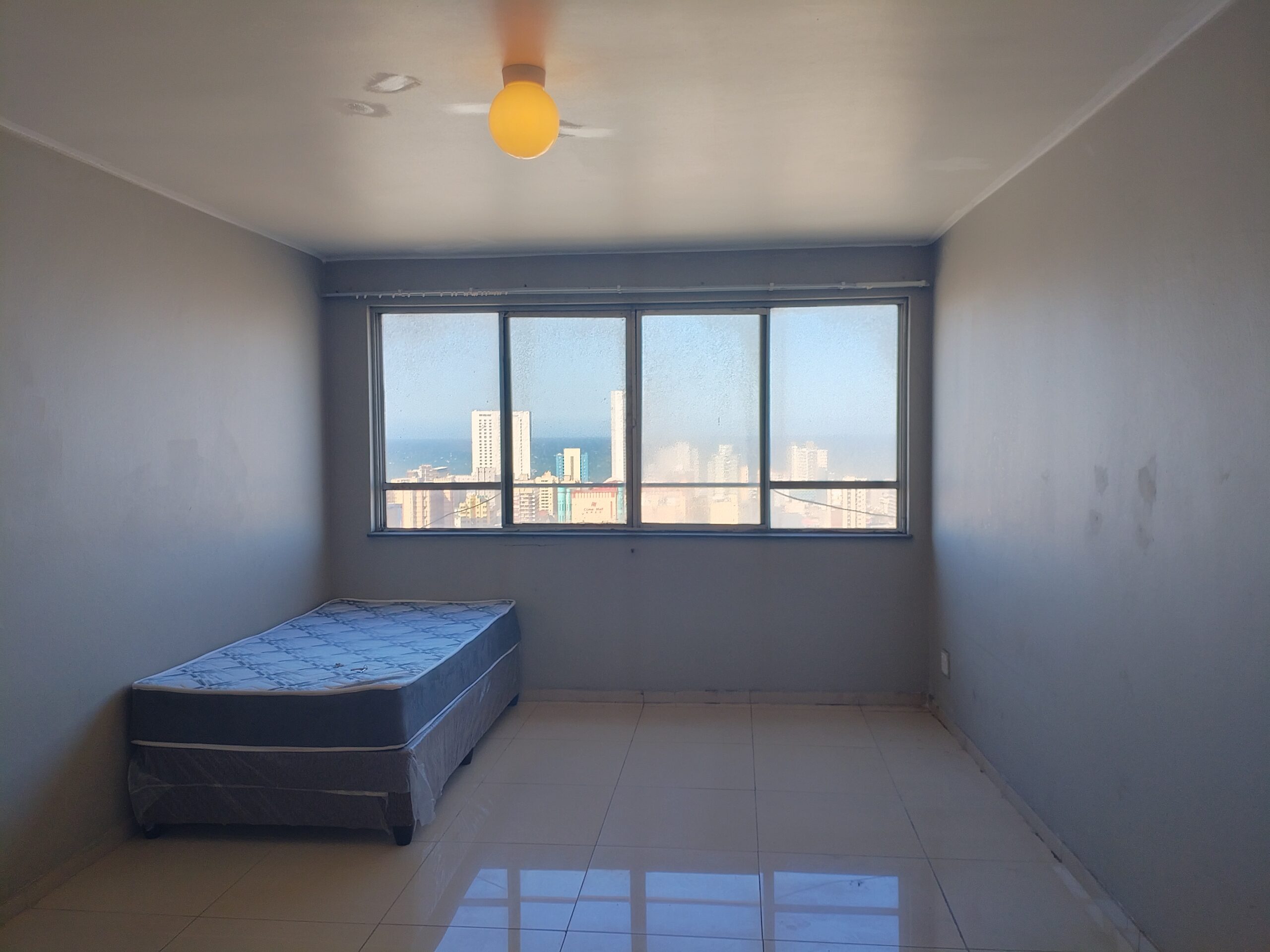 Spacious 2 Bedroom with 2 Bathroom in Esplanade, Durban - Image 11