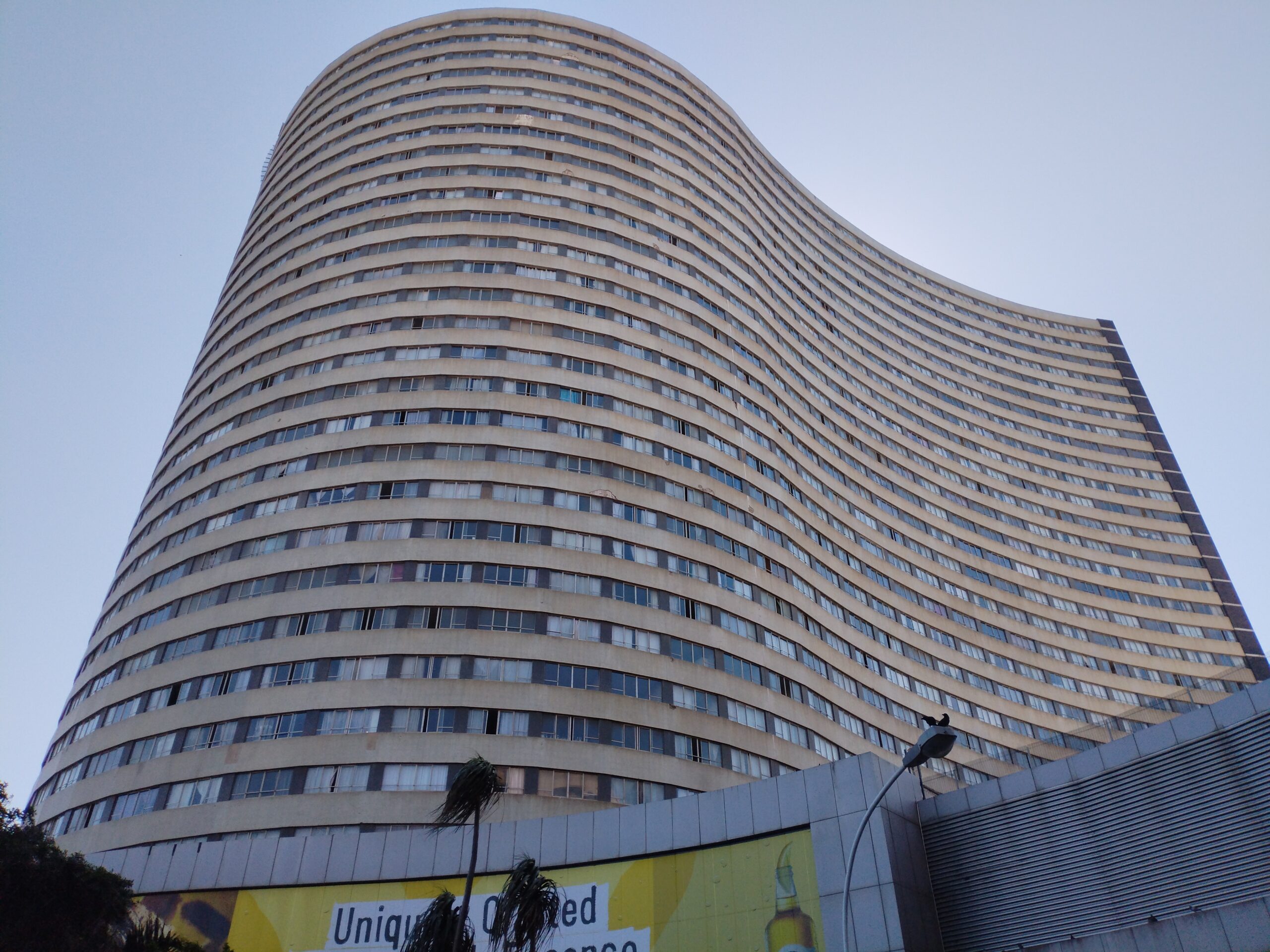 Spacious 2 Bedroom with 2 Bathroom in Esplanade, Durban - Image 20