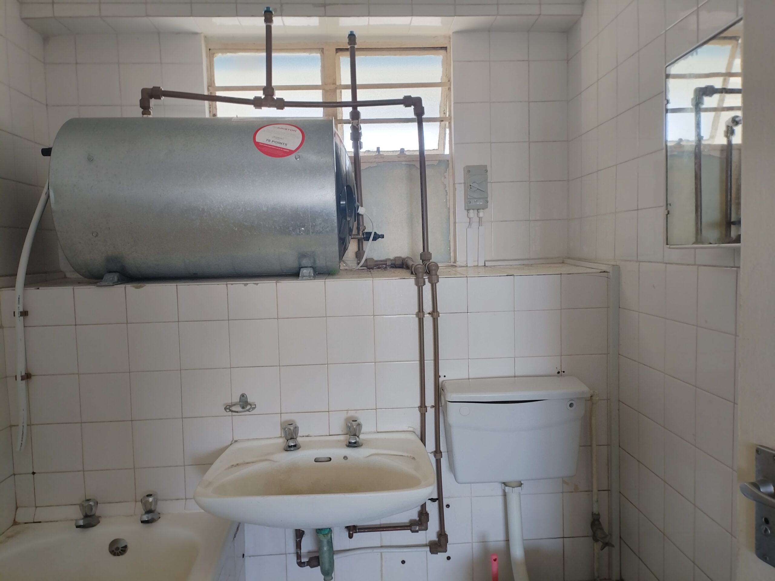 Spacious 2 Bedroom with 2 Bathroom in Esplanade, Durban - Image 19