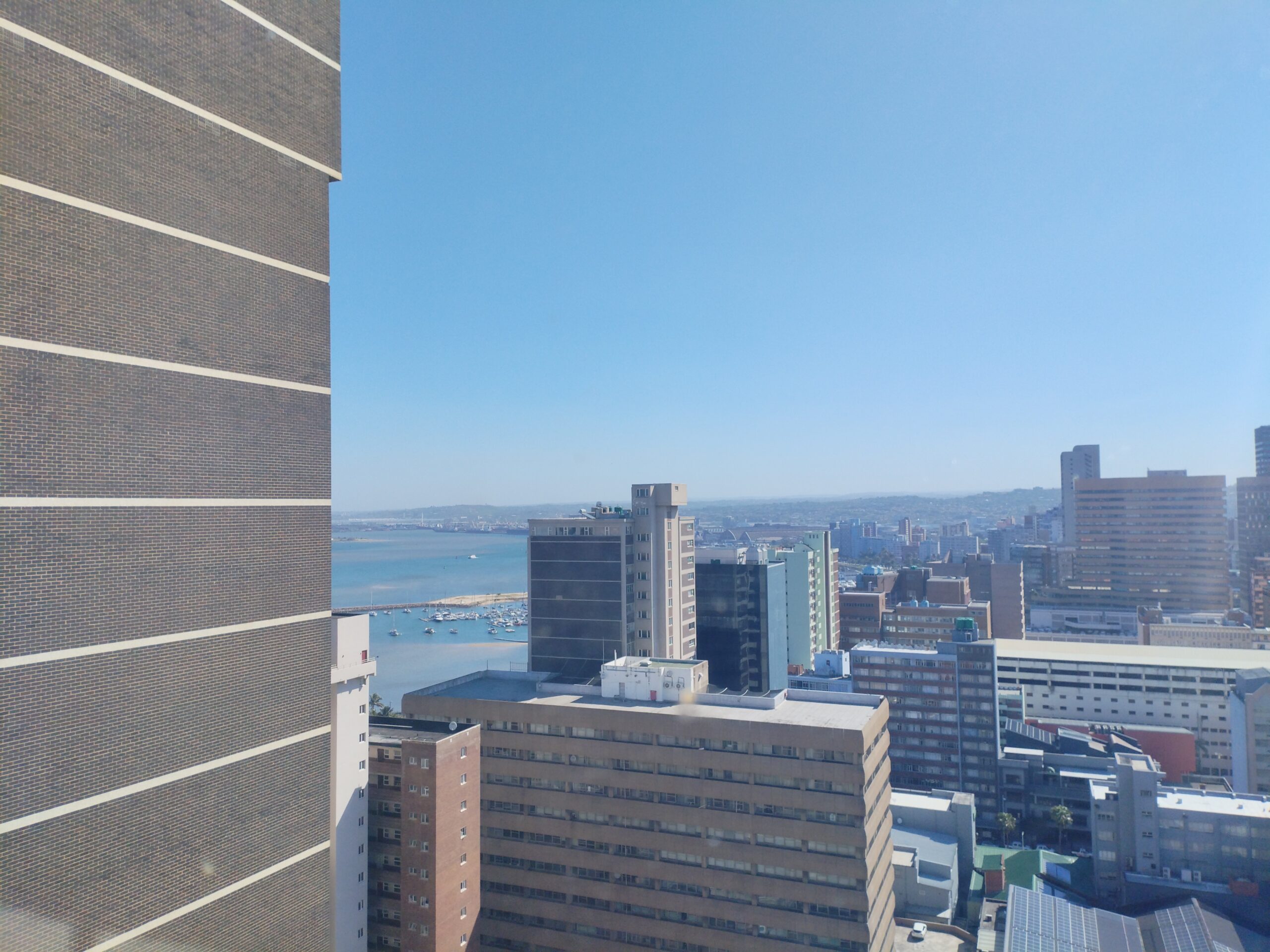Spacious 2 Bedroom with 2 Bathroom in Esplanade, Durban - Image 15