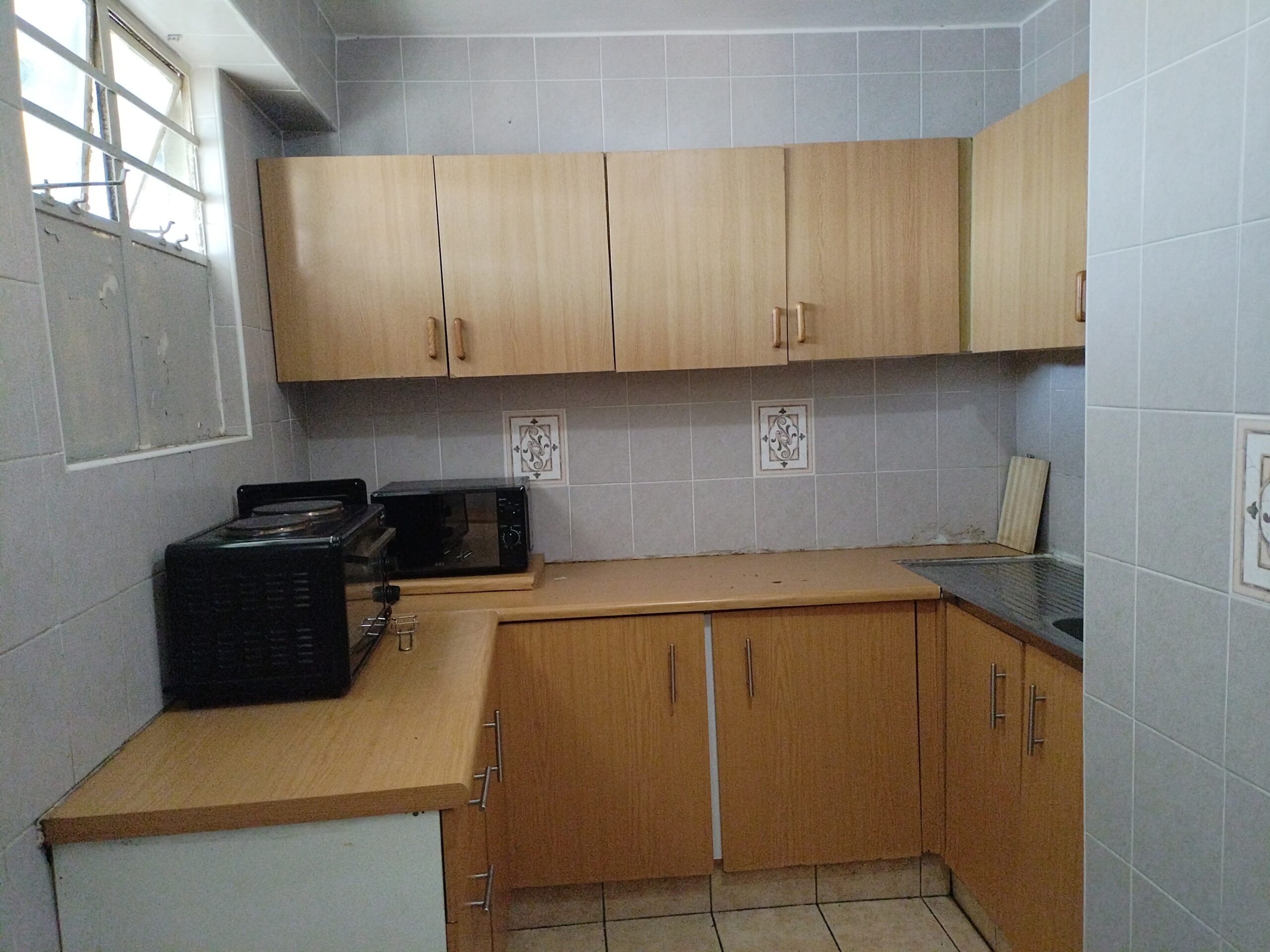Spacious 2 Bedroom with 2 Bathroom in Esplanade, Durban - Image 5