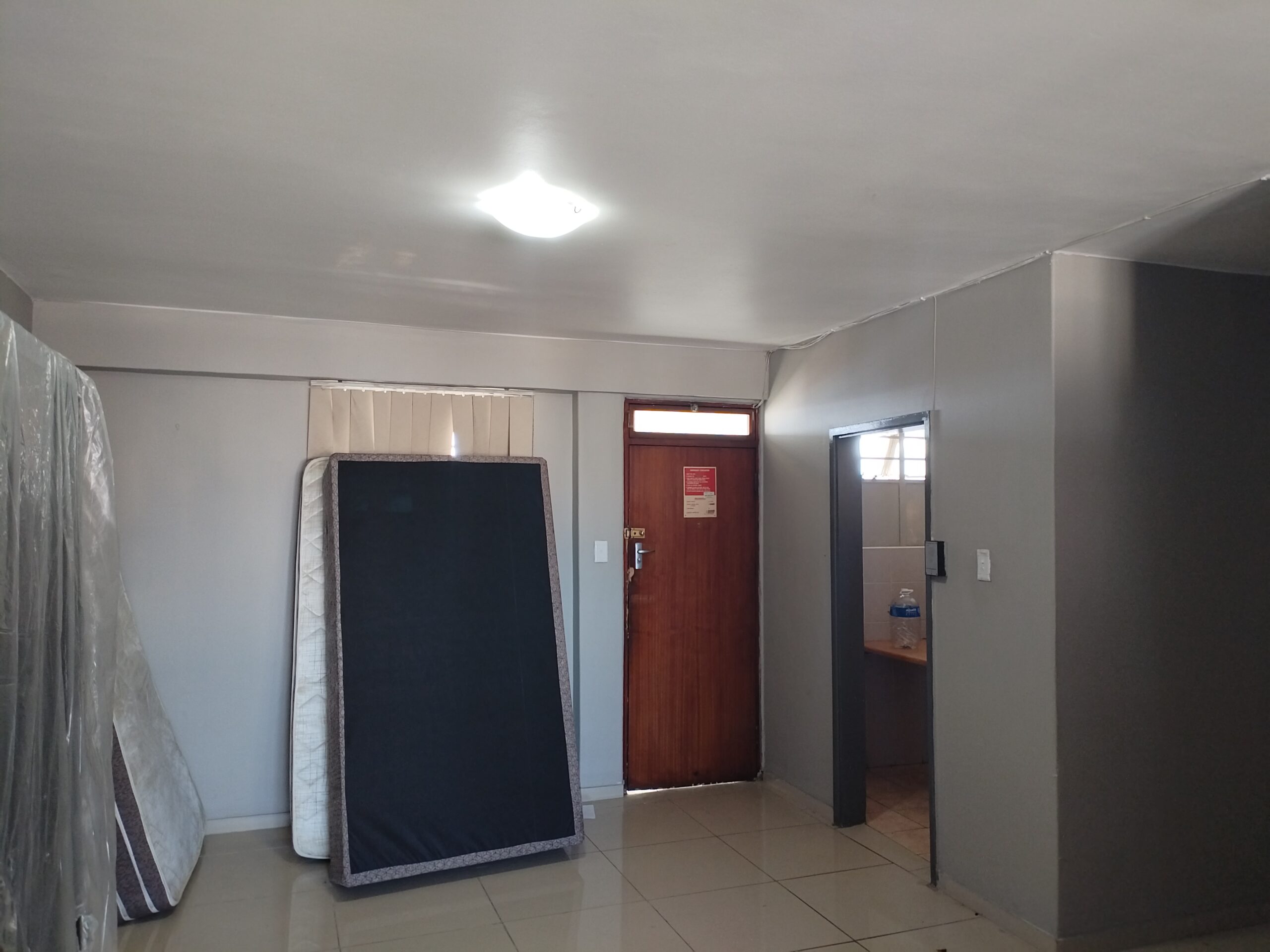 Spacious 2 Bedroom with 2 Bathroom in Esplanade, Durban - Image 7