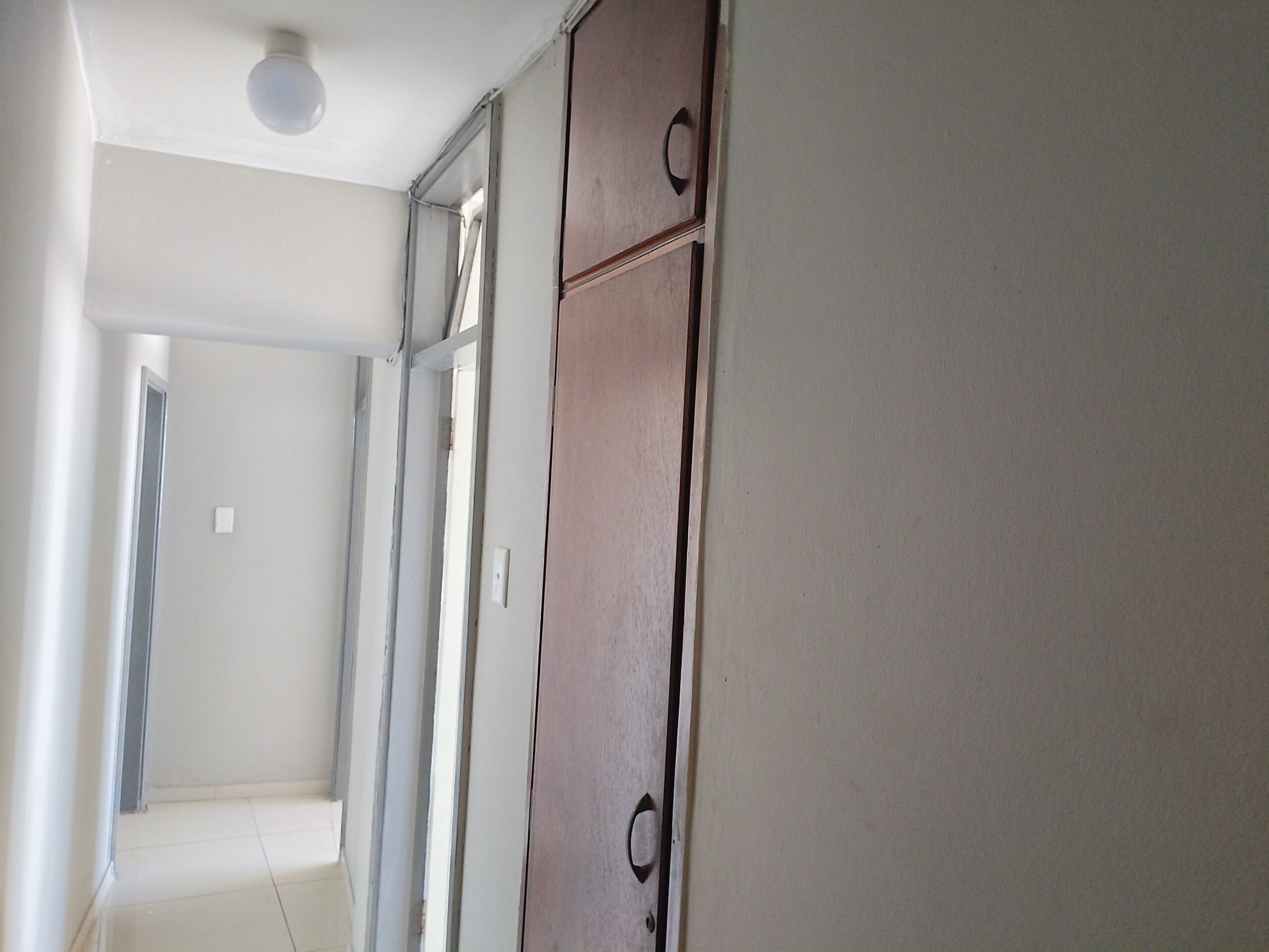 Spacious 2 Bedroom with 2 Bathroom in Esplanade, Durban - Image 13