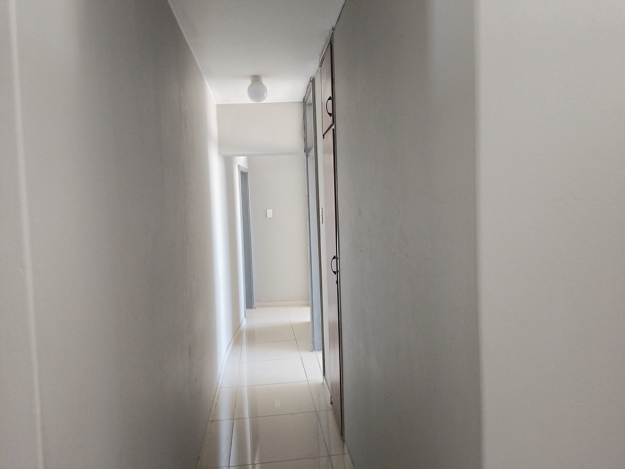 Spacious 2 Bedroom with 2 Bathroom in Esplanade, Durban - Image 8