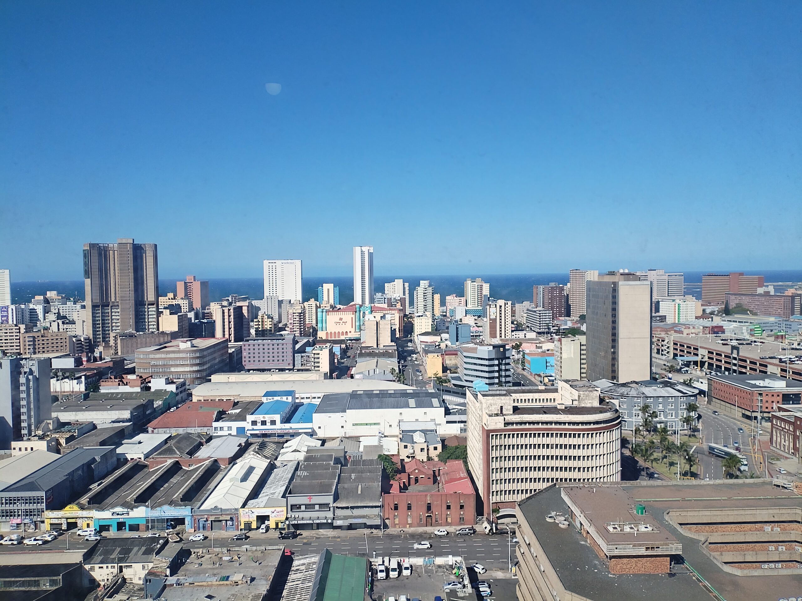 Spacious 2 Bedroom with 2 Bathroom in Esplanade, Durban - Image 21